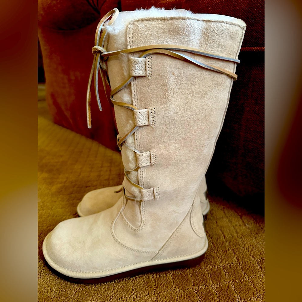 Ugg uptown boots. Never worn